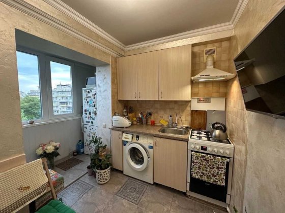 Трикімнатна квартира  60 кв.м. п-т Берестейський, Академмістечко, Київ Киев