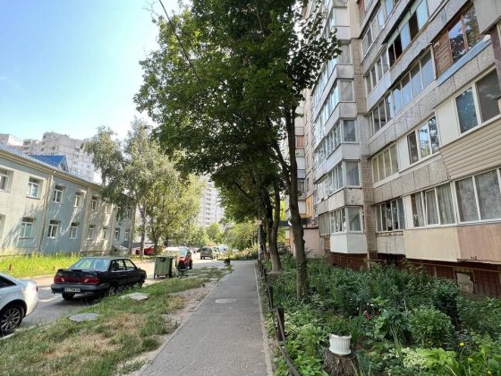 Доступна квартира в столиці! Під ремонт,  але три кімнати! Київ