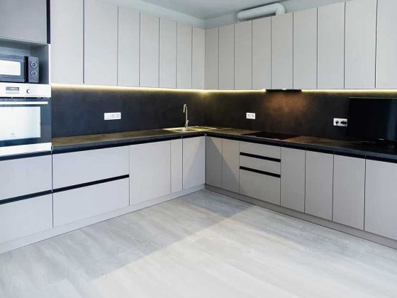 З ремонтом 3-кімн, ЖК Медовий, Севастопольська площа Кадетський Гай 10 Киев