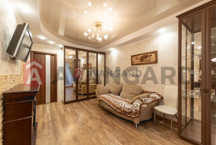 Продається 2к квартира з капремонтом метро Лукьянівська - фото 1