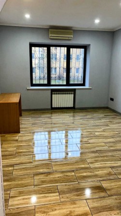 Простора квартира 65 м² на вул.Максима Токарева 4, Солом’янський район - фото 1