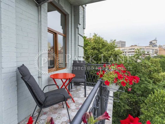 Видова 3кімн. квартира. Богдана Хмельницького 57.  Історичний центр. Киев