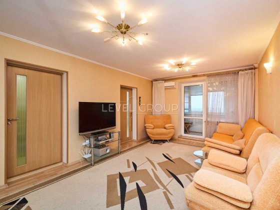 Продаж квартири з ремонтом, 2хв метро, Правий, Житомирська, Святошин Киев