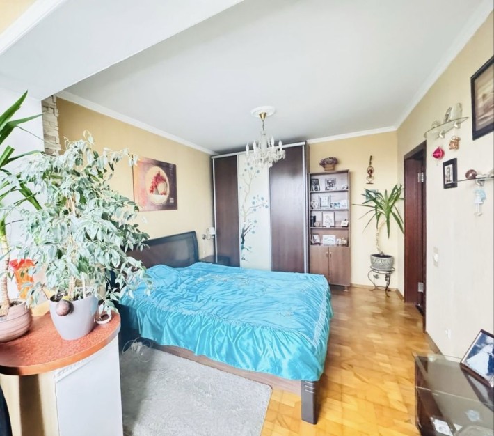 Продається простора 3-кімнатна квартира — Симиренка 34А - фото 1