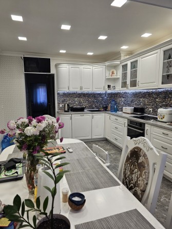 Пропонується простора, тепла 3-кімнатна квартира в ЖК "Крістал Град" - фото 1