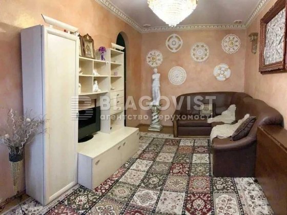 Продам 2к квартира з ремонтом  Повітрофлотський проспект 3 Вокзальна Київ