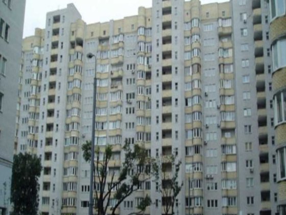 Продам 3-у квартиру,вул.М.Котельникова,м.Святошин Киев