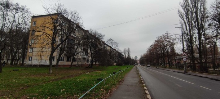Нивки, Турчина ( Блюхера )  (р-н пл.Марченко). метро Нивки, Сирець. - фото 1