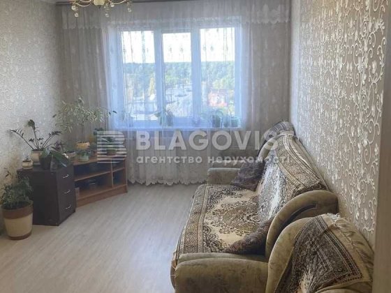 Продаж 3-х кімнатної квартири  проспект Свободи 30 Ремонт Виноградар Киев