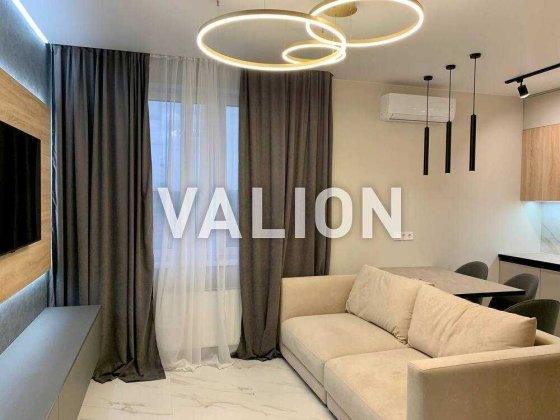 Продаж 2-кім. квартири з ремонтгм Данченка 34а Київ