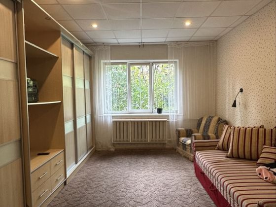 Продаж 2 к квартири Сталінка Соломенка під комерцію, для життя, оренди Київ