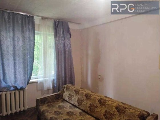 Продається 2к квартира, 1 поверх, вул. Єренванська 14Б Киев