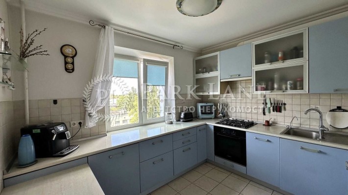 Продам  гарну 3-кім 107 кв.м. біля КПІ вул.Зоологічна,6в  Метро КПІ - фото 1