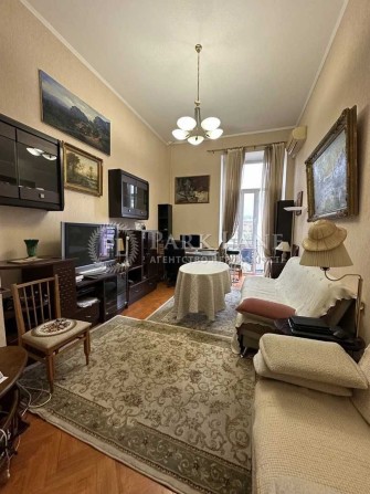 Продам 2к центр Хрещатик Майдан Незалежності Михайлівська Костьольна 7 - фото 1