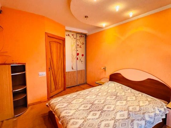 Продаж 3кімн з ремонтом, Зодчих 62 Киев