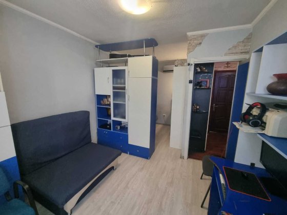 Продам 1 кім кв. вул. Копилівська  10 а на Куренівці Київ