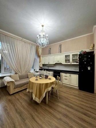 Продаж 3-к квартири Кониського (Тургенівська) 60. Дореволюційний, 100м - фото 1