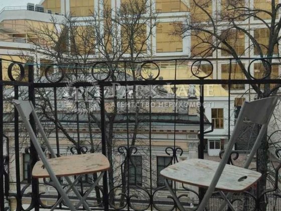 2-к 65м вул Софіївська 8 Майдан Центр Київ