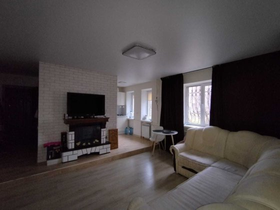 Продається 2-кімнатна на Севастопольській площі. єВідновлення єОселя Київ