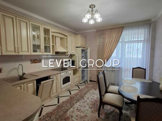 Продається 3к квартира на Лобановського,  Солом'янський район Киев