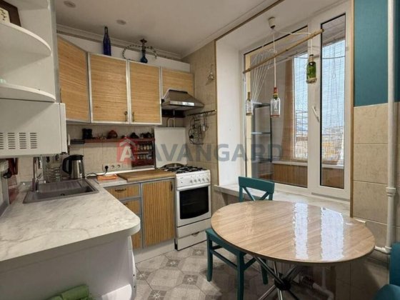 1-кімнатна 42м з ремонтом Центр Золоті ворота Січових Стрільців 28А Киев