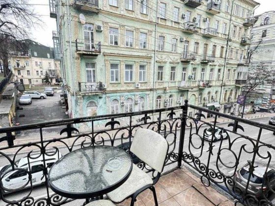 Продаж квартири Царський будинок Михайлівський собор Київ