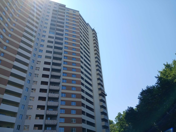 Продам 3 кімнатну квартиру 87 метрів з видом на приватний сектор - фото 1