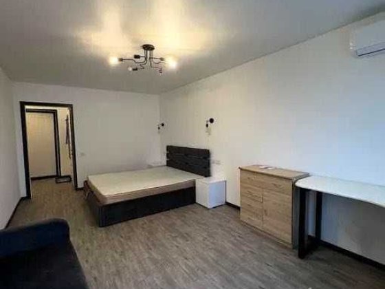 Продається однокімнатна квартира по вул. Повітряних сил 19. Київ