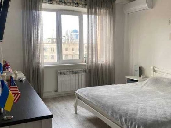 Продаж 1к квартири  вул. Академіка Кіпріанова 4 Київ