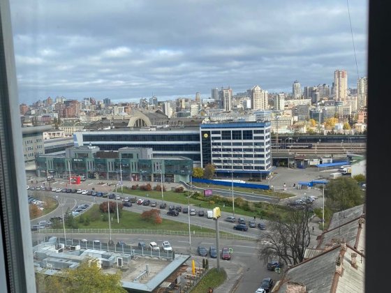 ПРОДАЕТСЯ 3-кімнатна квартира, м.Вокзальна 69 м² 8м кухня ,11 поверх Киев