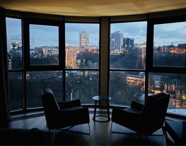 Podil Plaza  Residence 3 кімнатна квартира  від Rflst.studio - фото 1