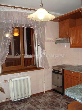 метро Академмістечко Трикімнатна Чорнобильська 24/26 - фото 1