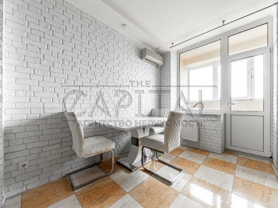 Продаж простора сімейна квартира 2 СПАЛЬНІ 82м2 біля МЕТРО Житомирська Киев