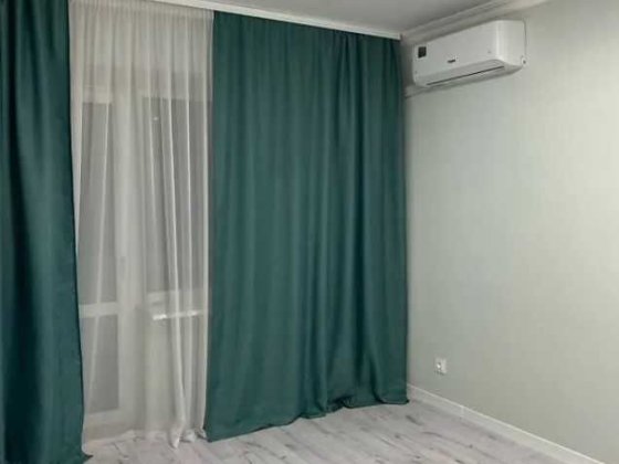 Світла 2-кімнатна квартира з ремонтом по вул. Святослава Хороброго 8 Киев