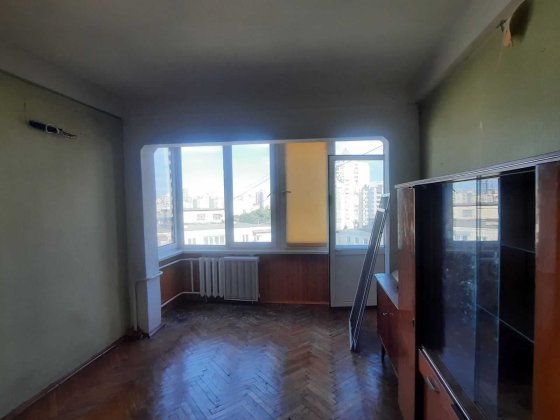 Продам 2-квартиру вул.Липківського 9 (Урицького) метро Вокзальна пішки Київ