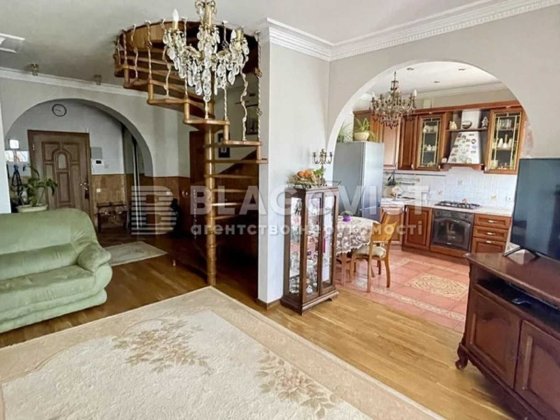 Продаж, 3-кімнатна, квартира з ремонтом, Поділ! Киев