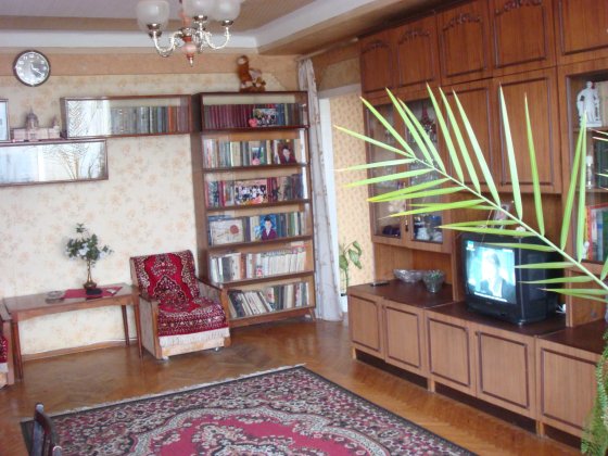 Продається половина ( 50 %) 3-х кімн. квартири , вул.Вацлава Гавела,31 Київ