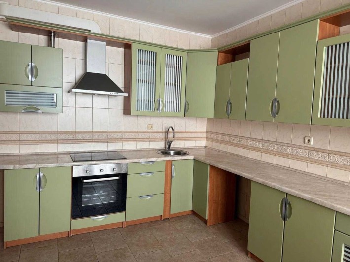 Продаж 2к квартири на вул. Відпочинку 12. Святошинський район. 84 м2 - фото 1