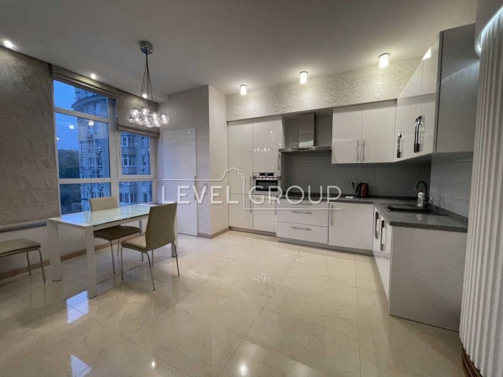 Продажа 60м2  9 этаж ЖК Изумрудный Времена Года Шаповала - фото 1