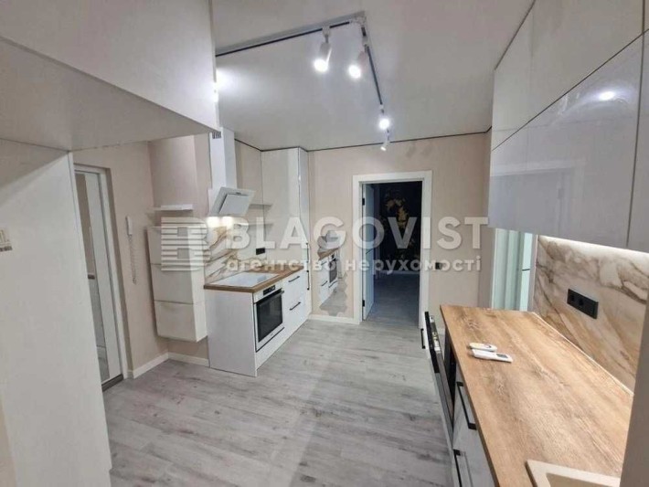 Продаж 3-кімнатна квартира. Крістер Град, Данченка 1. Ремонт Генератор - фото 1