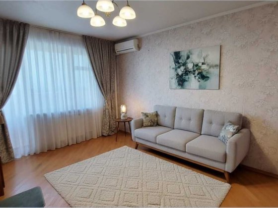 2-х кімнатна з ремонтом 57 кв.м.  вул. Солом’янська. Киев