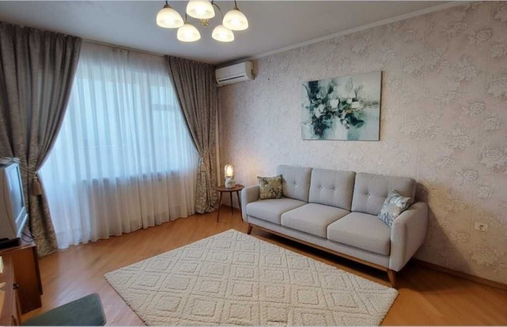 2-х кімнатна з ремонтом 57 кв.м.  вул. Солом’янська. - фото 1