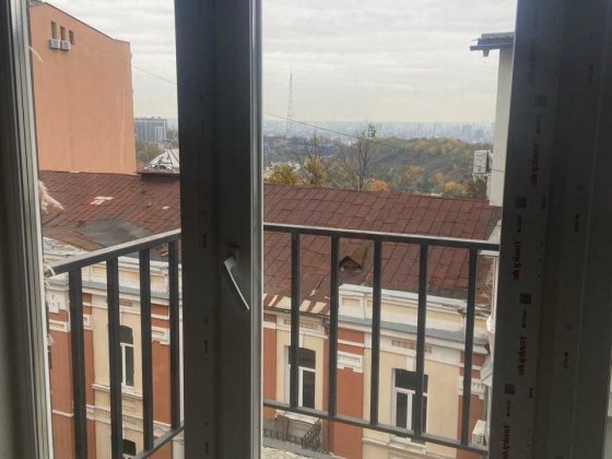 Продаж 2к квартири вул. Велика Житомирська 16 Київ