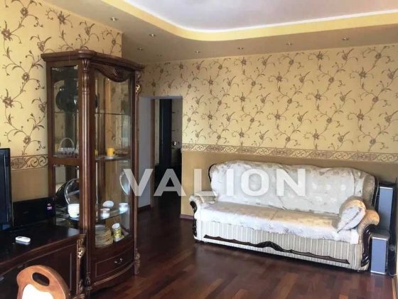 Продаж 3-к квартири  з ремонтом  площа Космонавтів Солом'янський район Київ