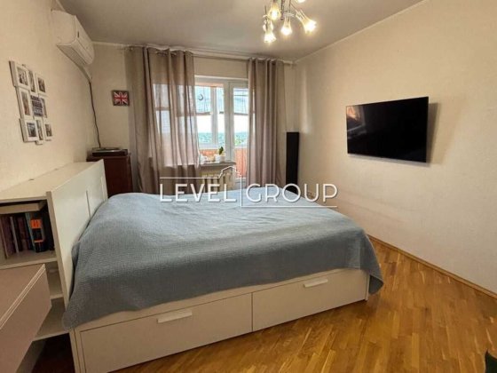 Продам двокімнатна квартира вул. Смілянська 10/31 поруч Окланд Київ