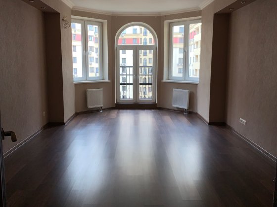 Продам квартиру вул.Полтавська Киев