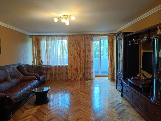 Продам шикарну 2-ну квартиру біля Ботсаду, Паньківська 19 Київ