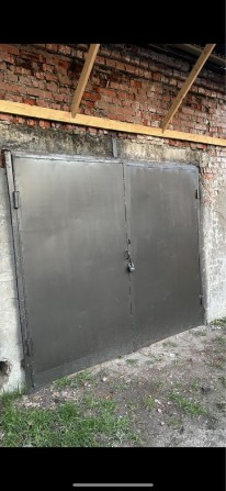 Гараж в центрі біля фонтану - фото 1