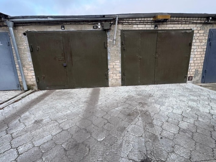 Гараж в Гск 1,первый ряд - фото 1