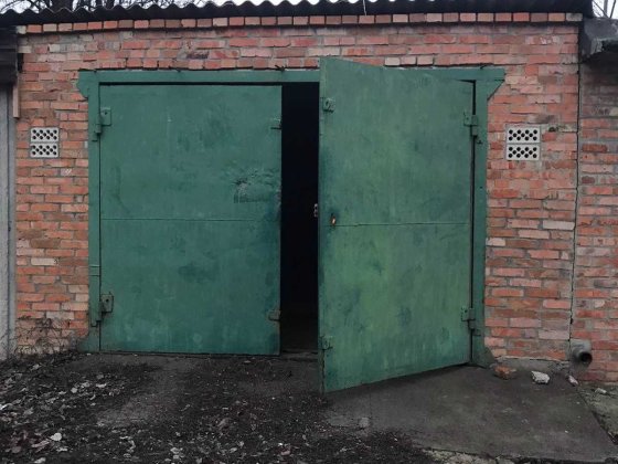Продається цегляний гараж Умань